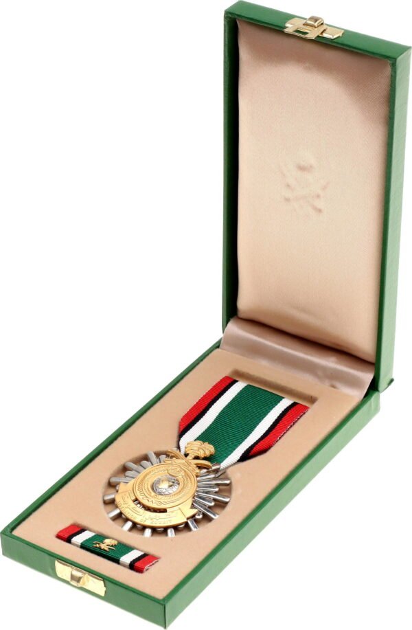 Saudi Arabia Kuwait Liberation Medal 1991 - Image 1