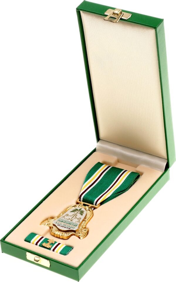 Saudi Arabia Medal in Commemoration of the 100th Anniversary of the Kingdom of Saudi Arabia 1999 - Image 1