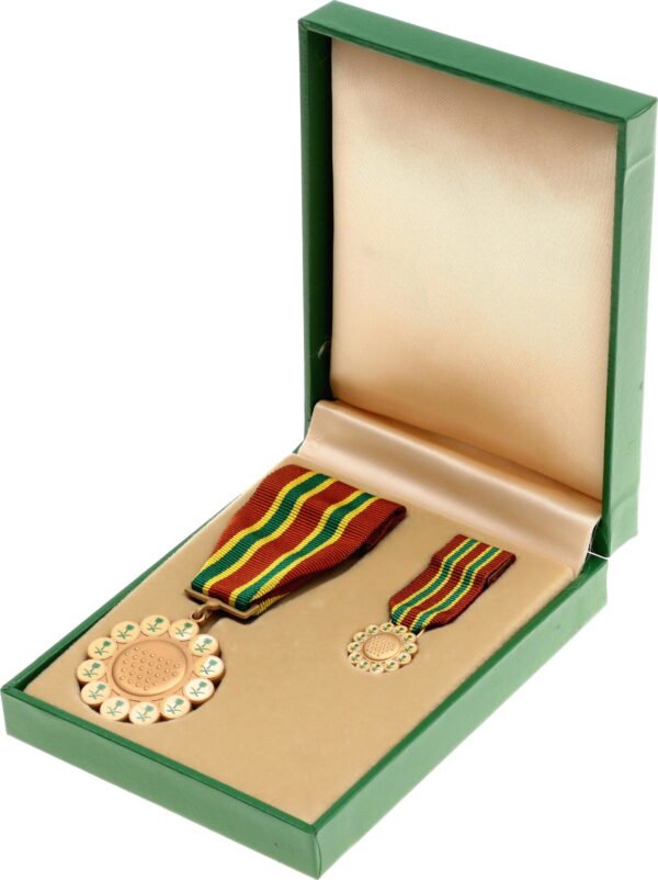 Saudi Arabia Combat Medal 1987 - Image 1
